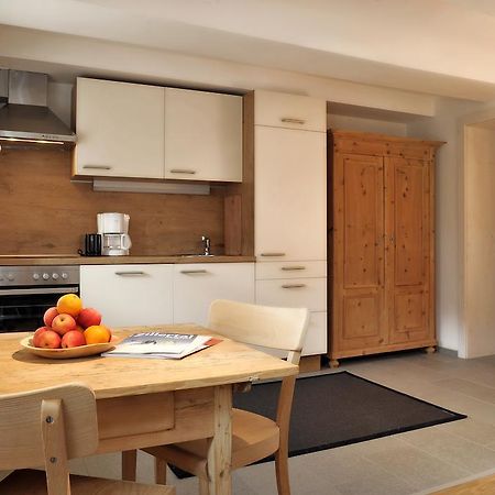 Apartment Nester Stumm Bilik gambar